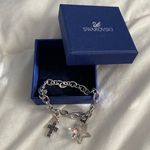 2/$20 💐 Swarovski Charm Bracelet